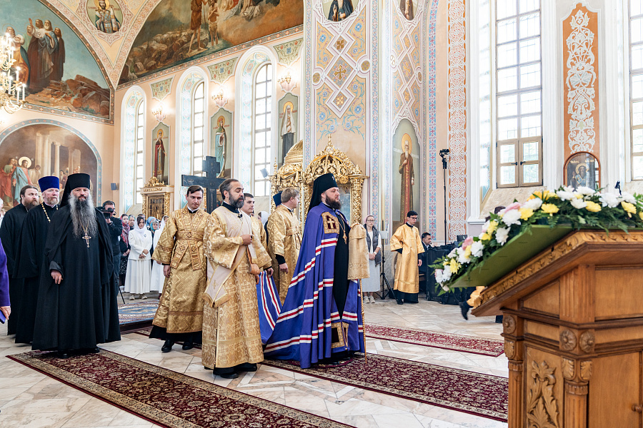 Божественная литургия в соборе Всемилостивого Спаса Вознесенской Давидовой пустыни
